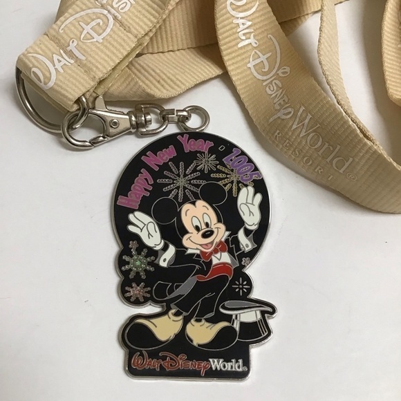 NEW Disney Parks 2005 Mickey Mouse Happy New Year Pin & Lanyard SET 3000 Made - Picture 7 of 11